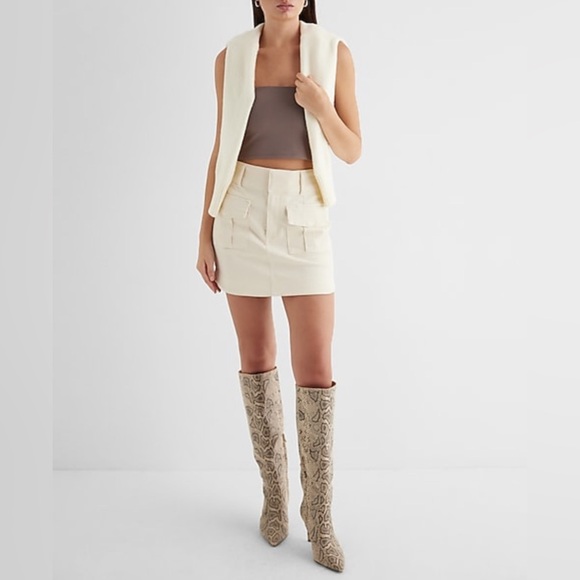 EXPRESS BODY CONTOUR HIGH COMPRESSION CROPPED TUBE TOP - Picture 4 of 11